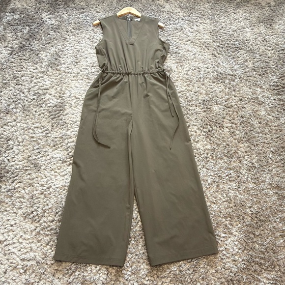 Calvin Klein Pants - Calvin Klein Women’s Jumpsuit Size 4 Green Wide Leg